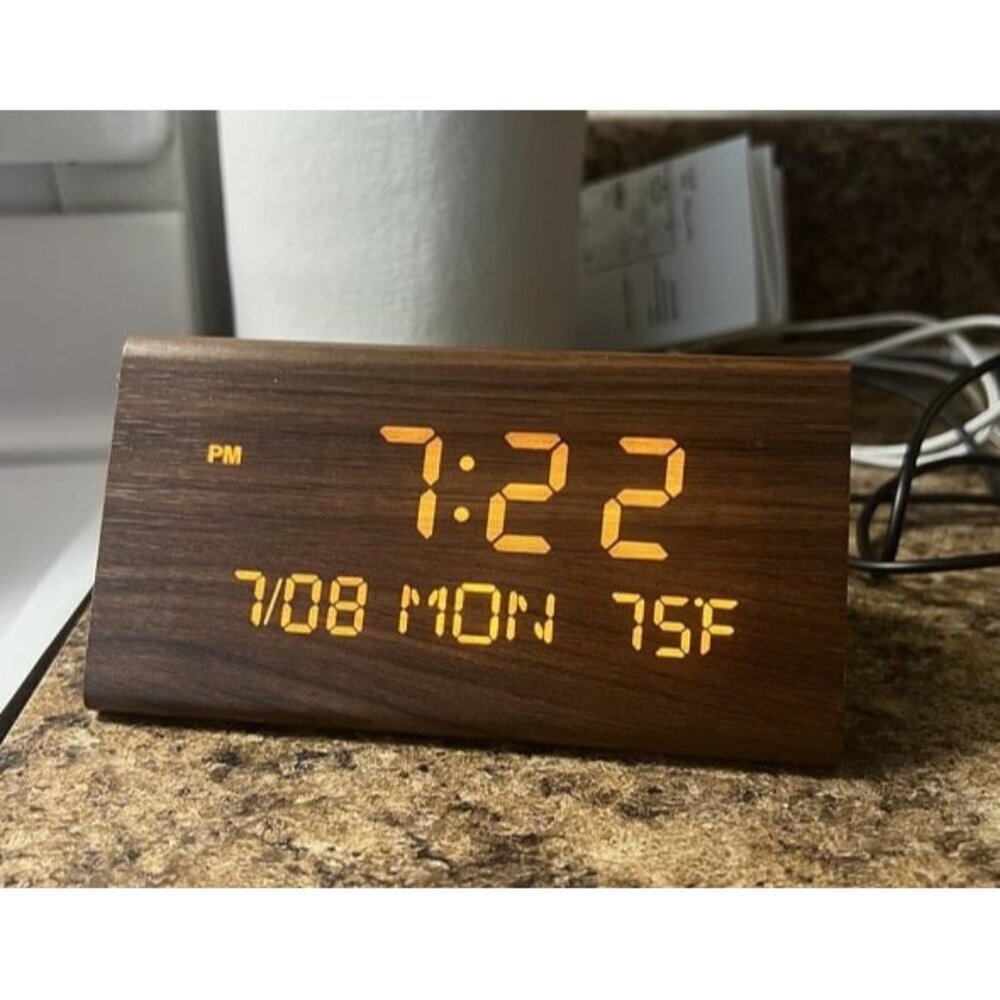 New Wooden Digital Alarm Clock, 0-100% Dimmer, 2 Alarm Settings, Weekday/Everyda